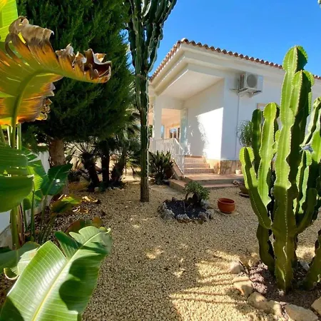 Belvilla By Oyo Casa Viramar *